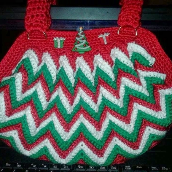 Chevron crochet bag of your color choice - Picture 1 of 13